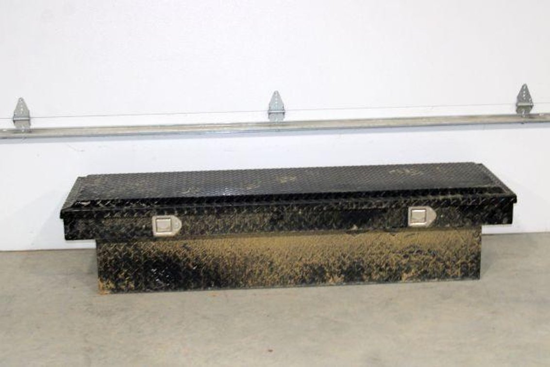 TRUCK BED TOOL BOX