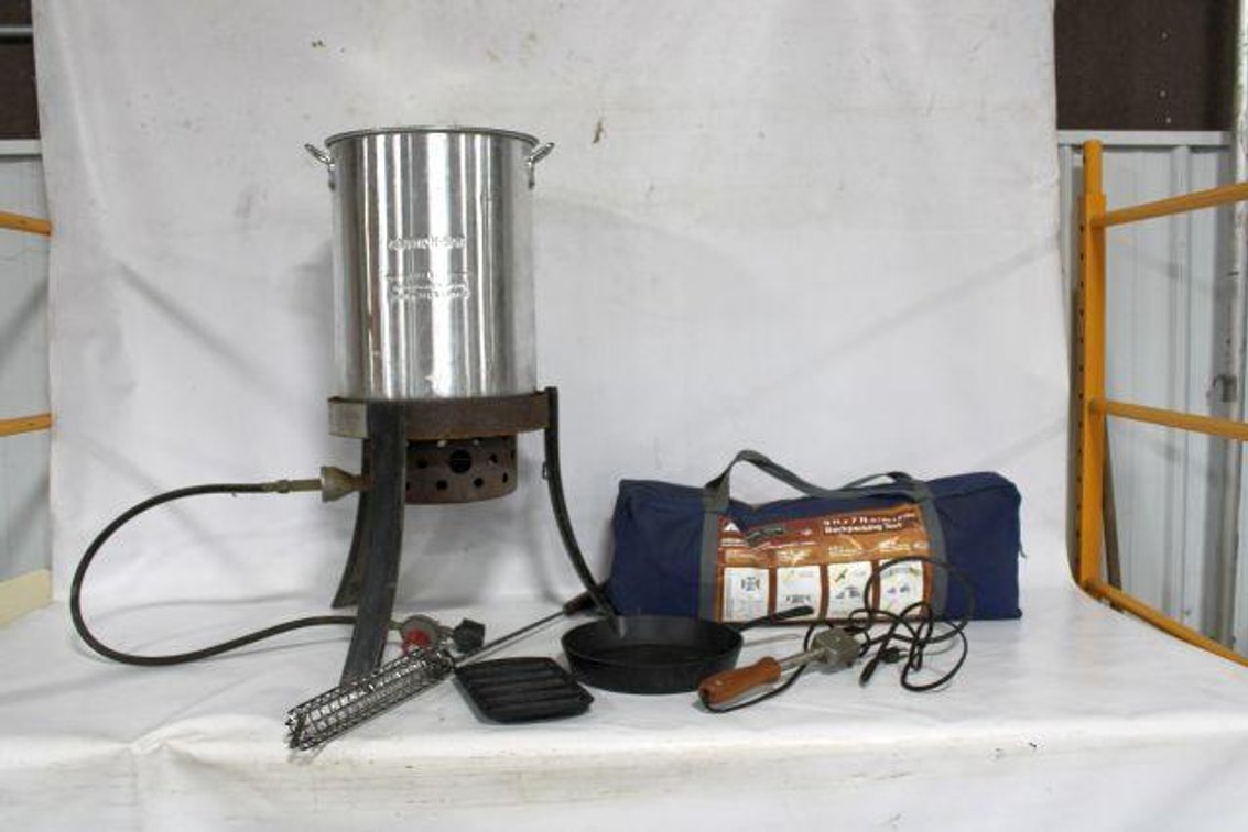 PROPANE BURNER W/ POT, TENT, CAST IRON