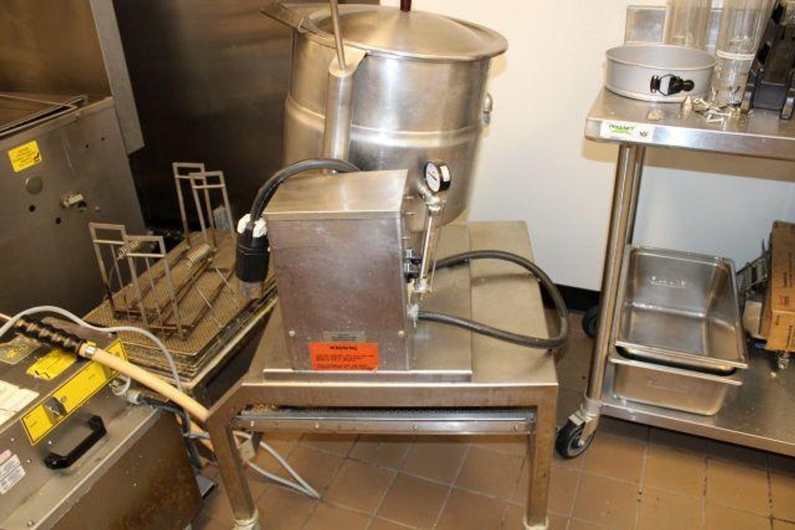COMMERCIAL SOUP AND STEAM KETTLE