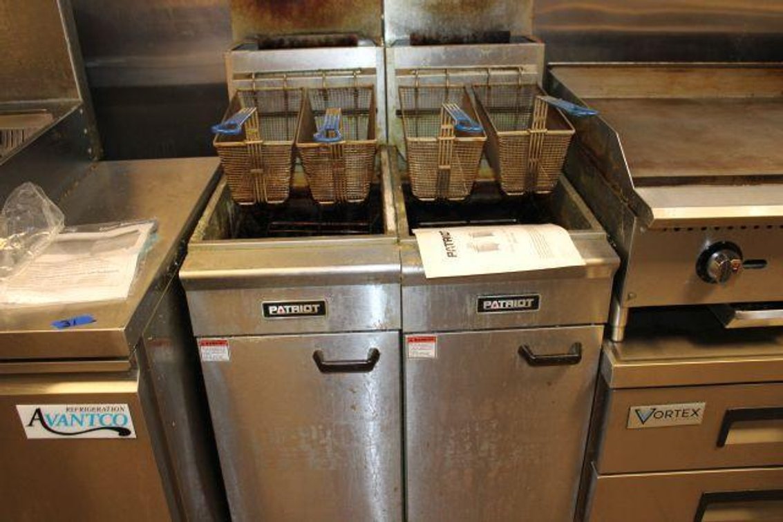 2 PATRIOT FM-90 DEEP FRYERS