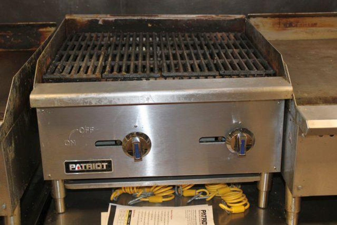 PATRIOT RADIANT GAS COUNTERTOP CHARBROILER
