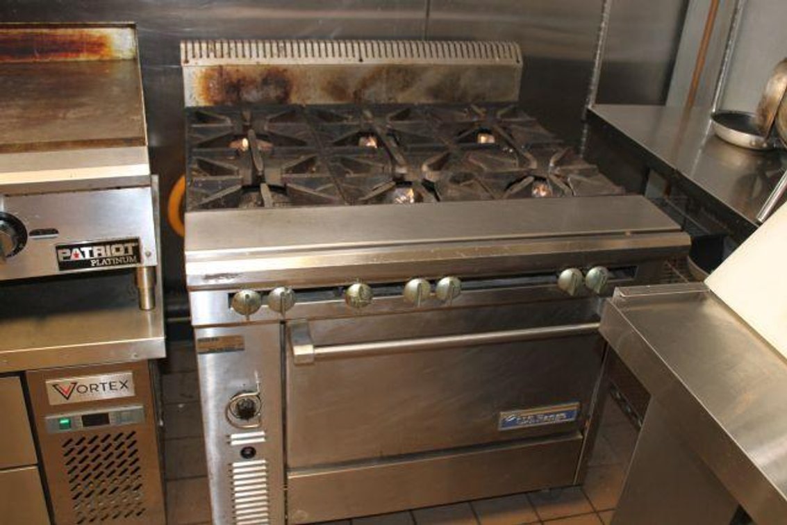 US RANGE COMMERCIAL OVEN