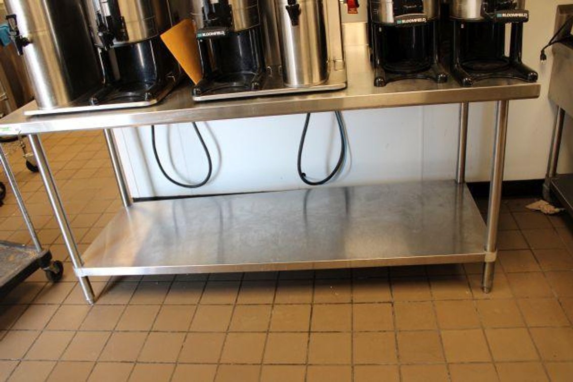 STAINLESS TABLE