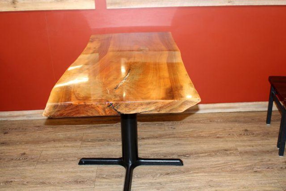 LIVE EDGE TABLE NO CHAIRS