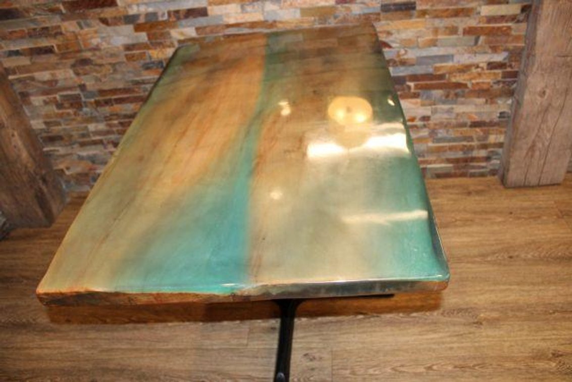 LIVE EDGE TABLE