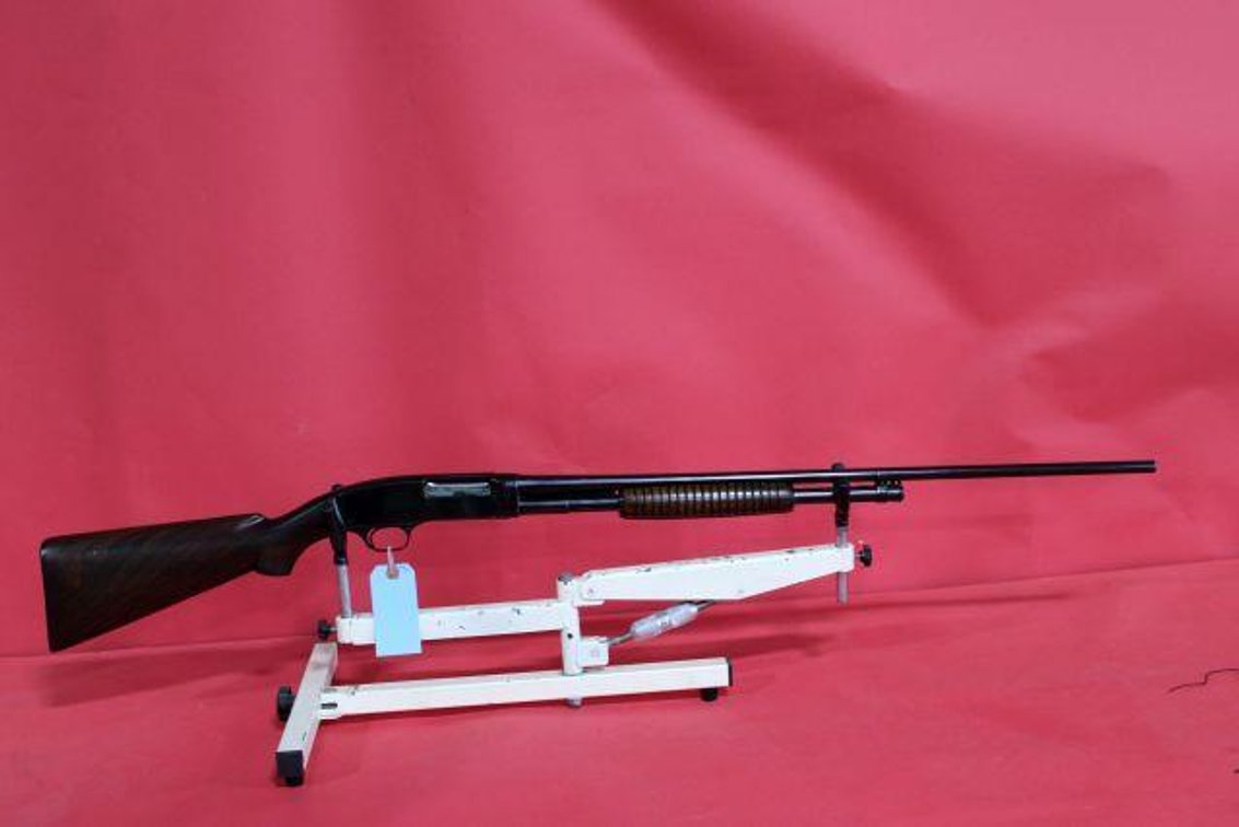 WINCHESTER MODEL 42 PUMP ACTION SHOTGUN