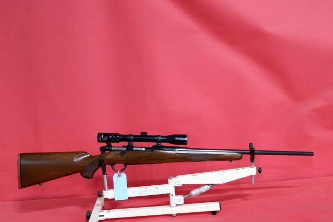 RUGER M77 22-250 BOLT ACTION RIFLE 