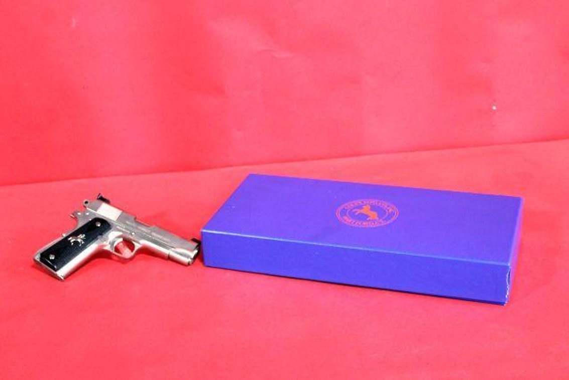 COLT COMBAT COMMANDER 1911 SEMI AUTO PISTOL