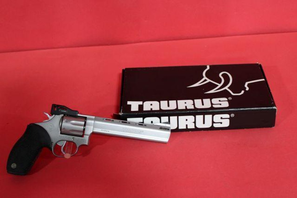 TAURUS TRACKER 357MAG REVOLVER 