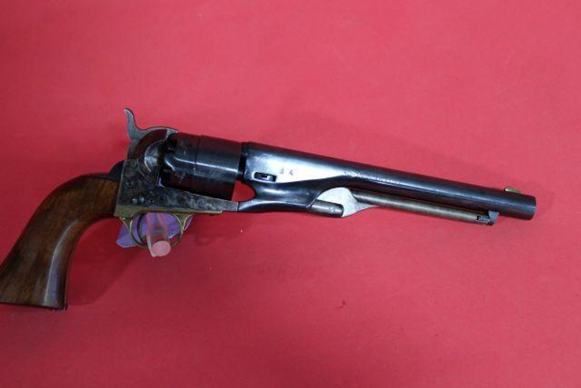 FLLIPIETTA 44 CAL BLACK POWDER REVOLVER 