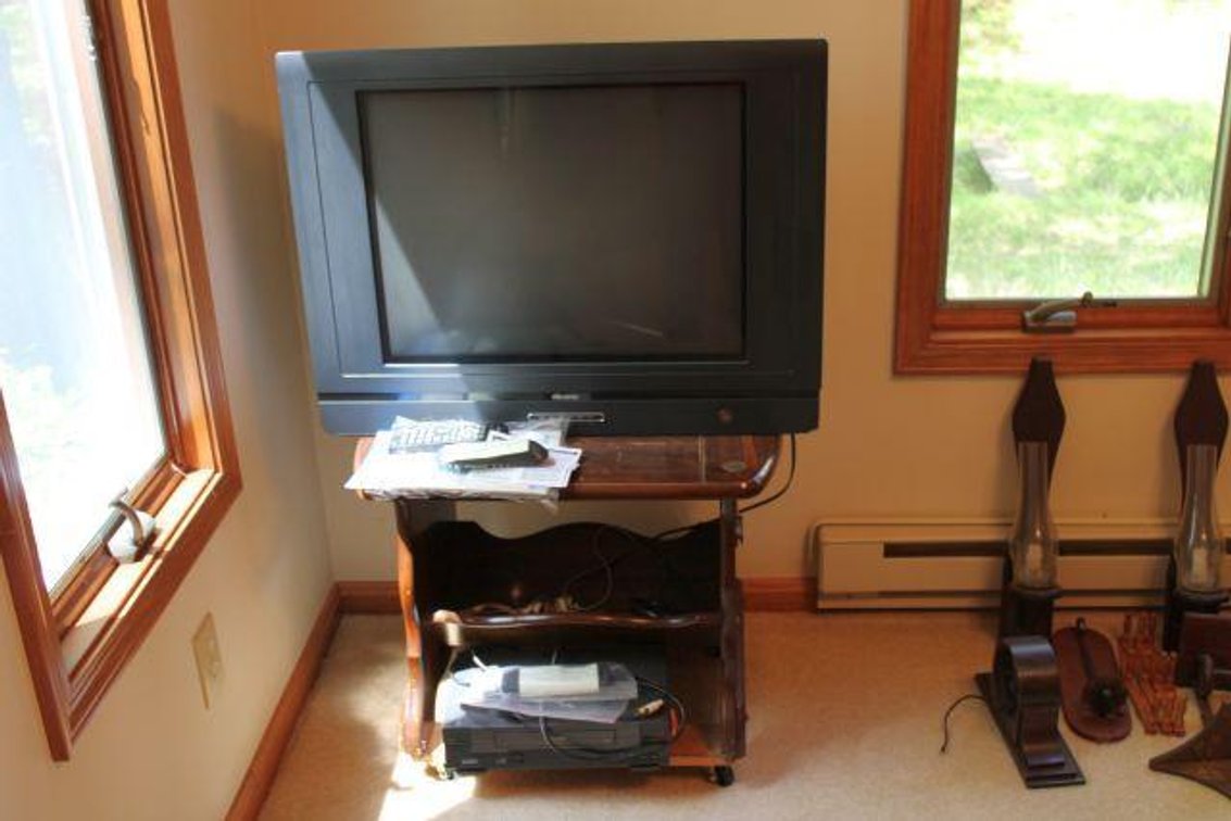 TV, STAND, VHS PLAYER