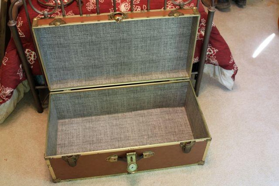 VINTAGE TRUNK