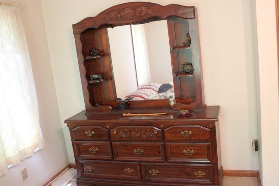 BEDROOM SET 
