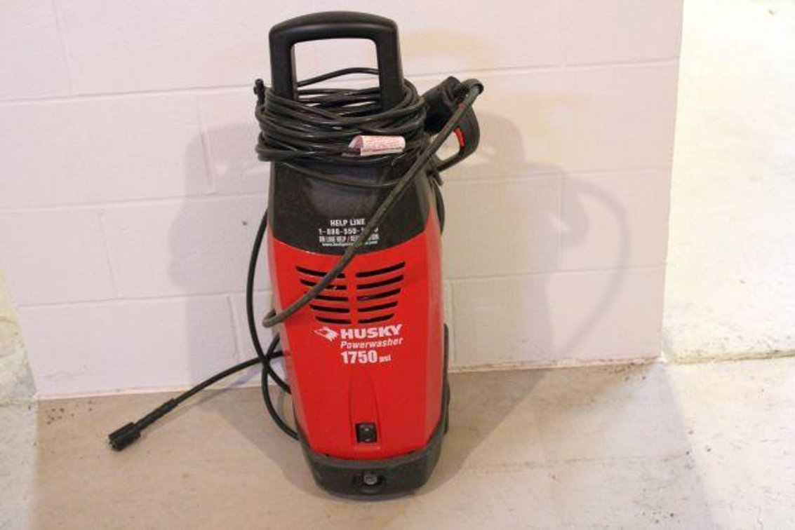 HUSKY ELECTRIC POWER WASHER 