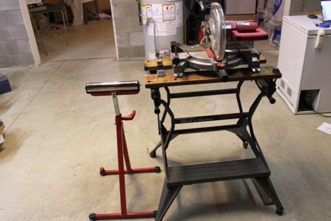 SKIL MITER SAW, WORK TABLE, ROLLER