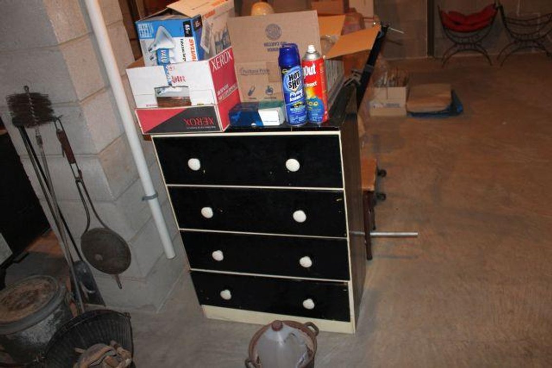 DRESSER W/ CONTENTS 