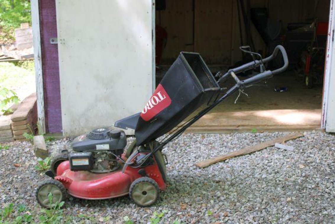 TORO SUPER BAGGER PUSH MOWER