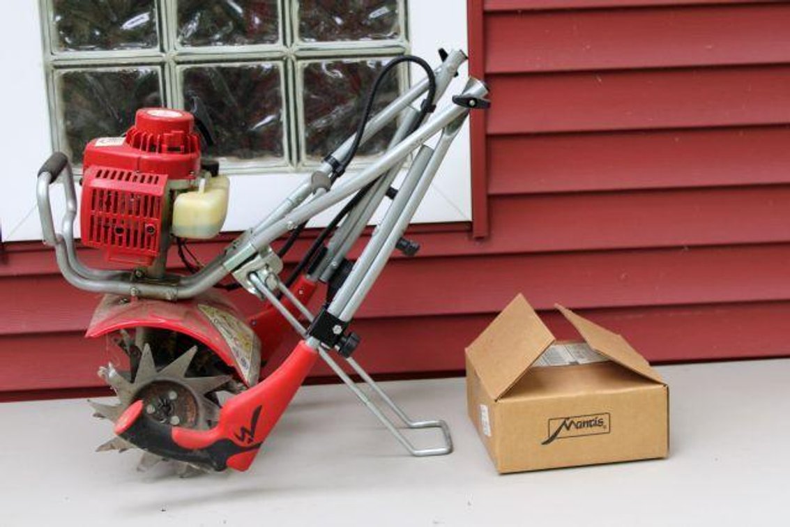 MANTIS ROTO TILLER AND EDGER 