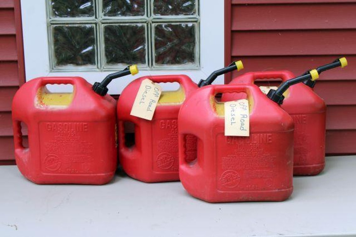 OFF ROAD DIESEL CANS