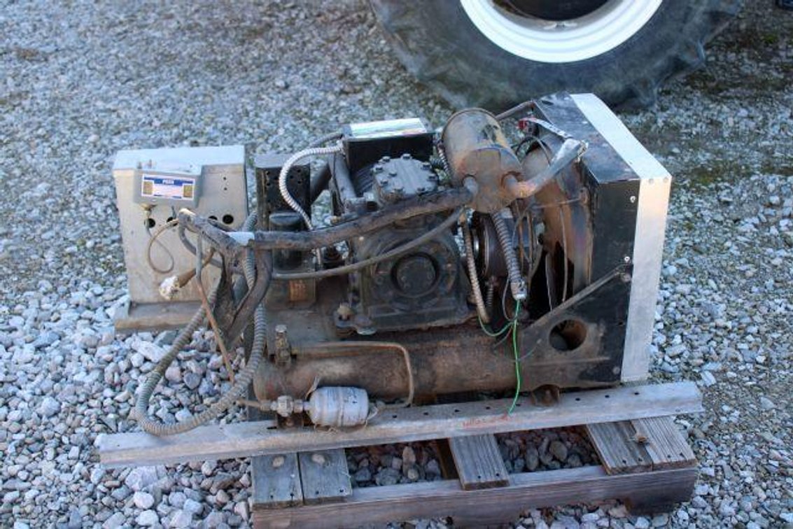 REFRIGERATION COMPRESSOR