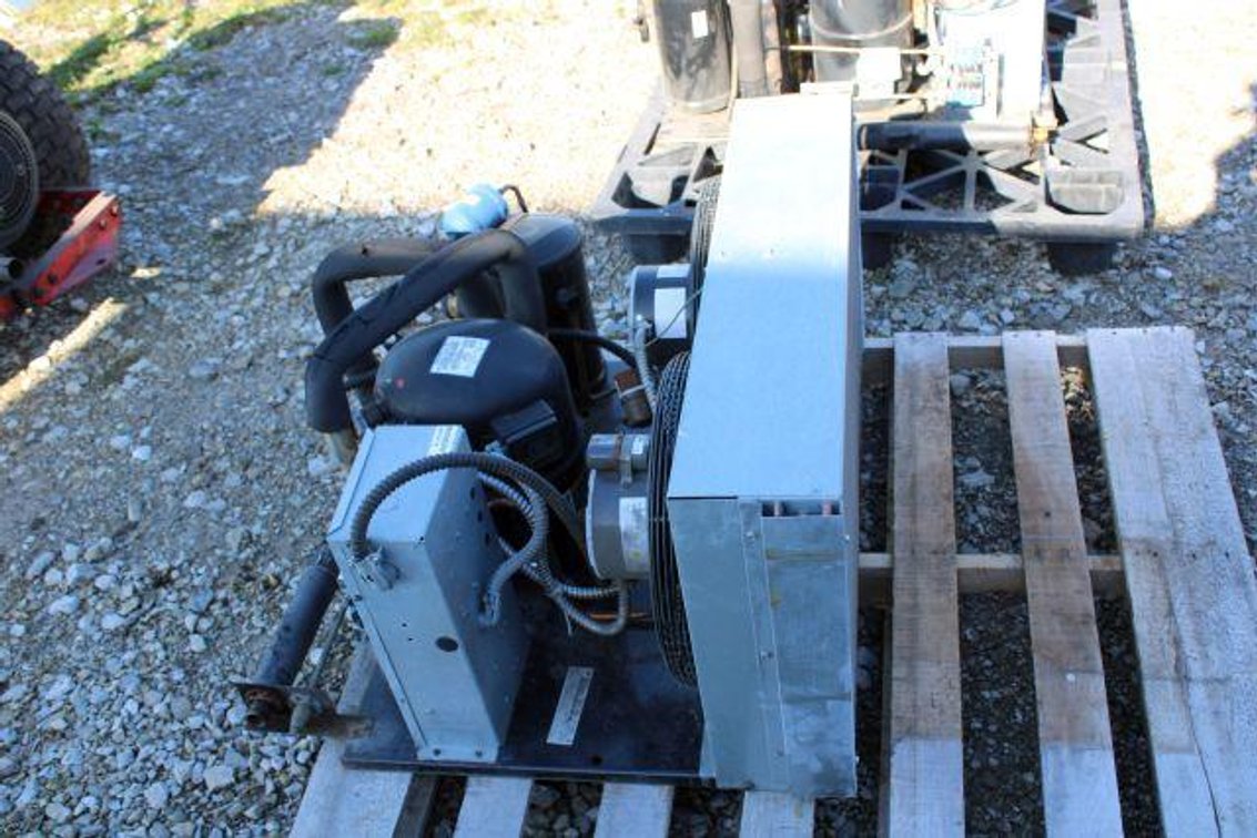 REFRIGERATION COMPRESSOR