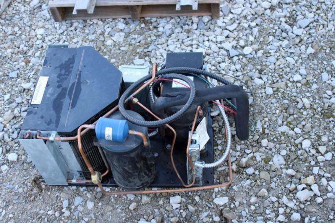 REFRIGERATION COMPRESSOR