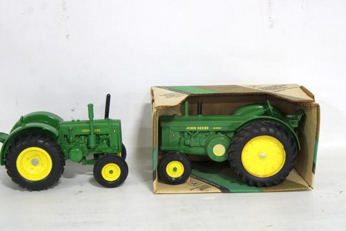ERTL DIECAST TRACTORS 