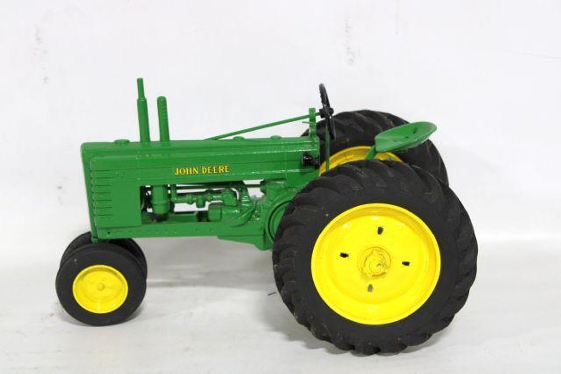 SCALE MODELS DIECAST JOHN DEERE MODEL B 