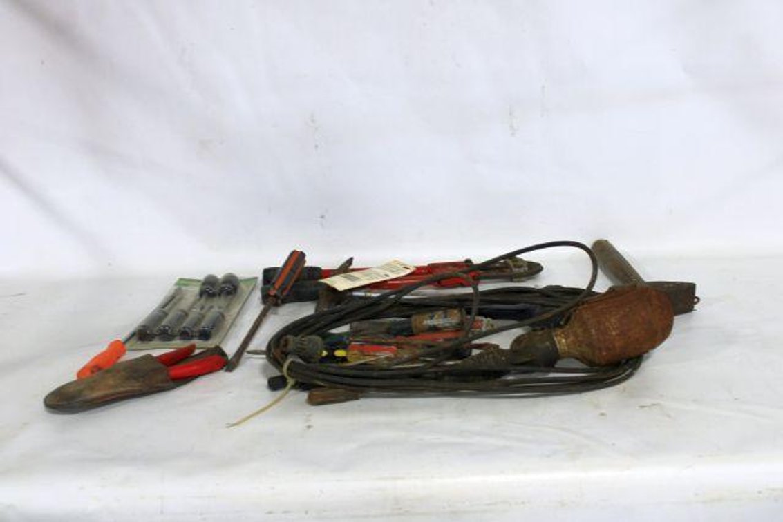 SCREW DRIVERS, BOLT CUTTERS, HAMMERS 