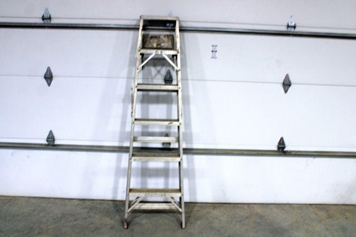 SEARS STEP LADDER
