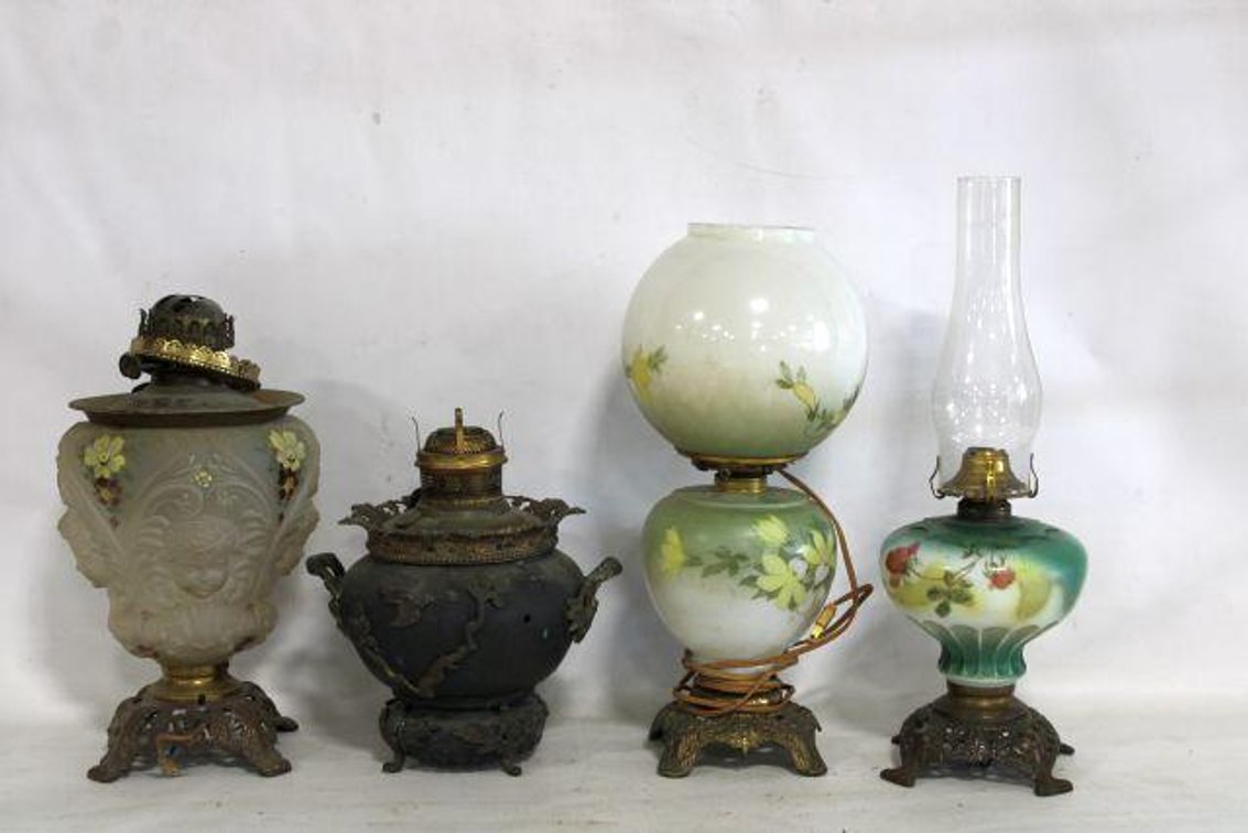 VINTAGE LAMPS