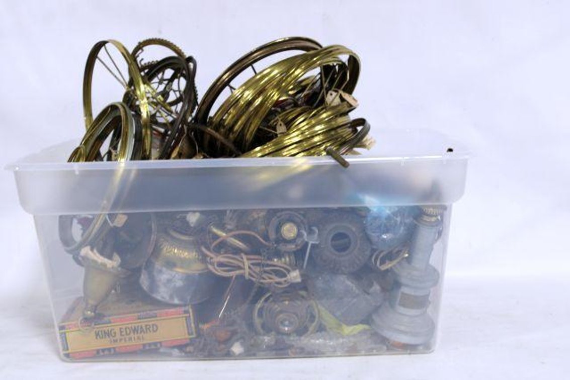 VINTAGE OIL LAMP PARTS 