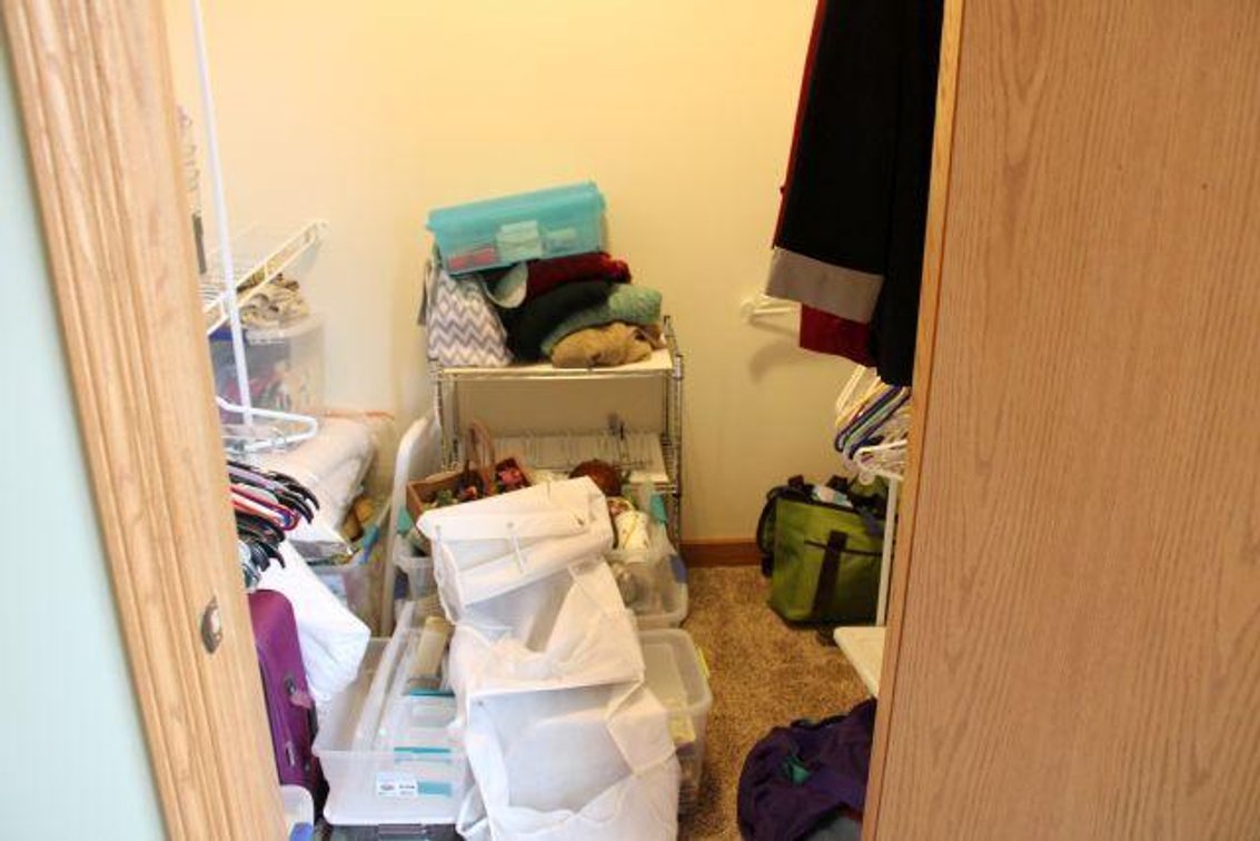 CLOSET CONTENTS 