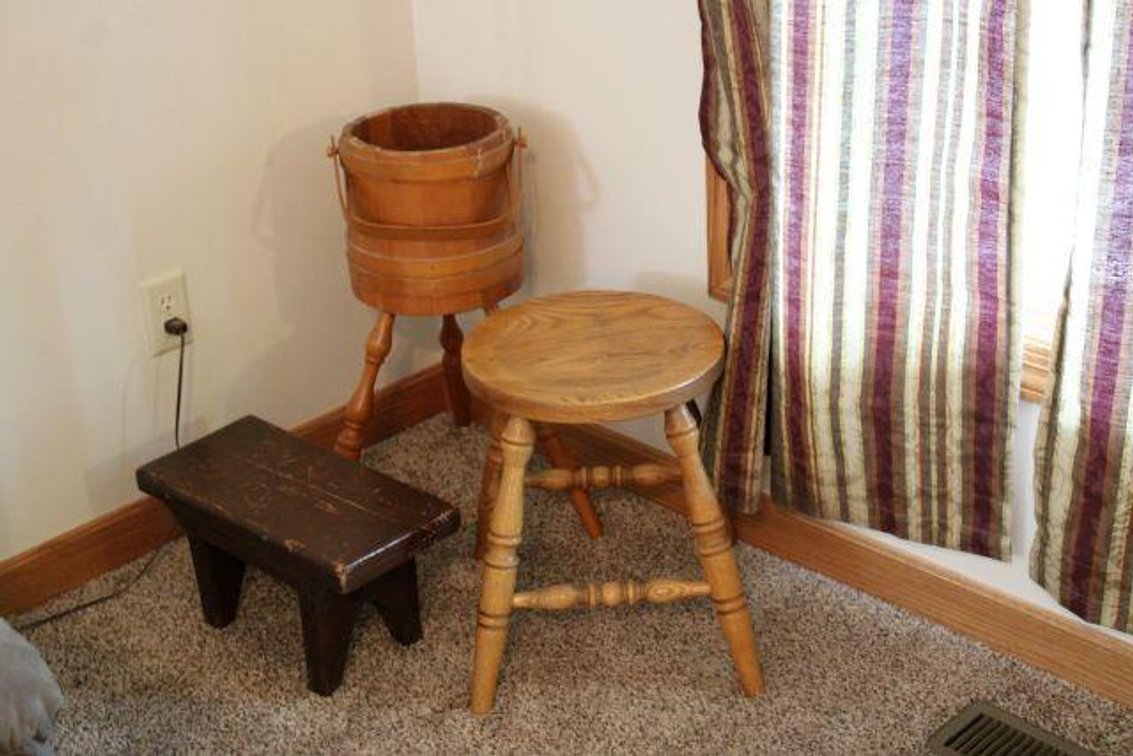 STOOLS AND FIRKIN BUCKET DECOR 
