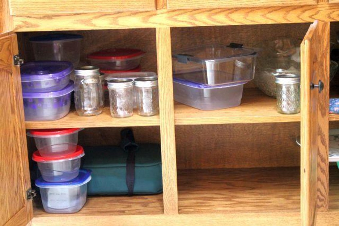 CROCK POT, TUPPERWARE, ETC