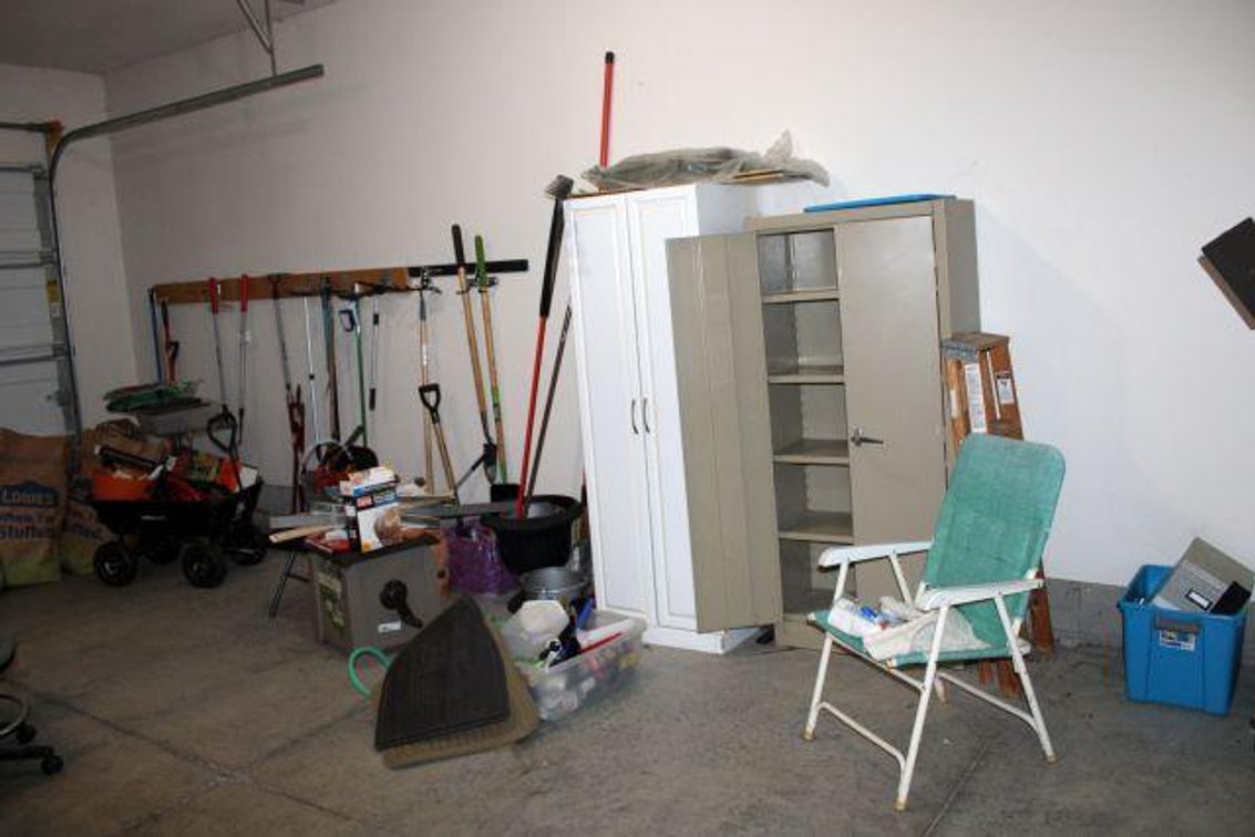 1/2 GARAGE CLEANING RIGHTS