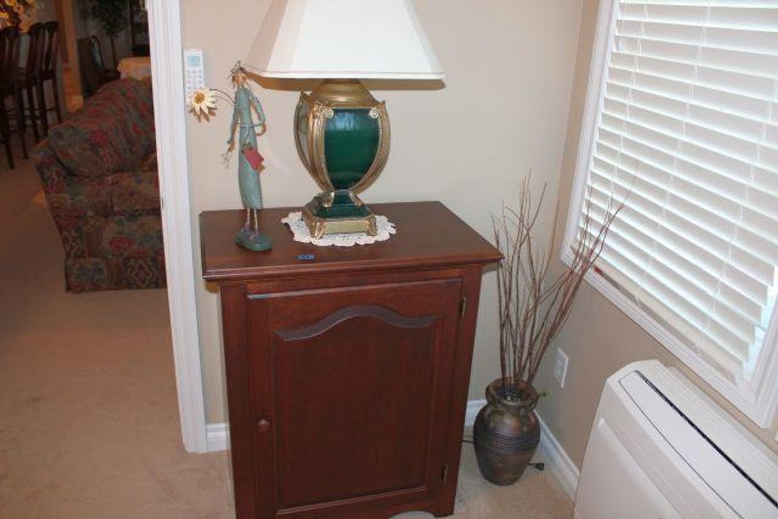 LAMP AND STEREO CABINET W/ STEREO