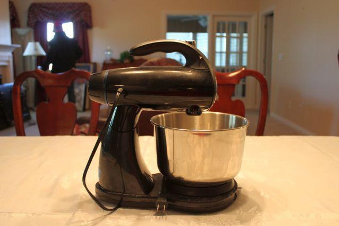 SUNBEAM ELECTRIC MIXER 