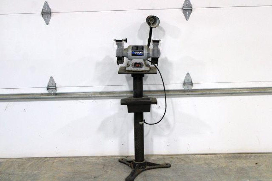 DELTA BENCH GRINDER 