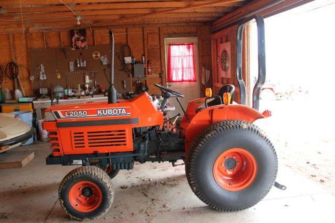 KUBOTA L2050 TRACTOR