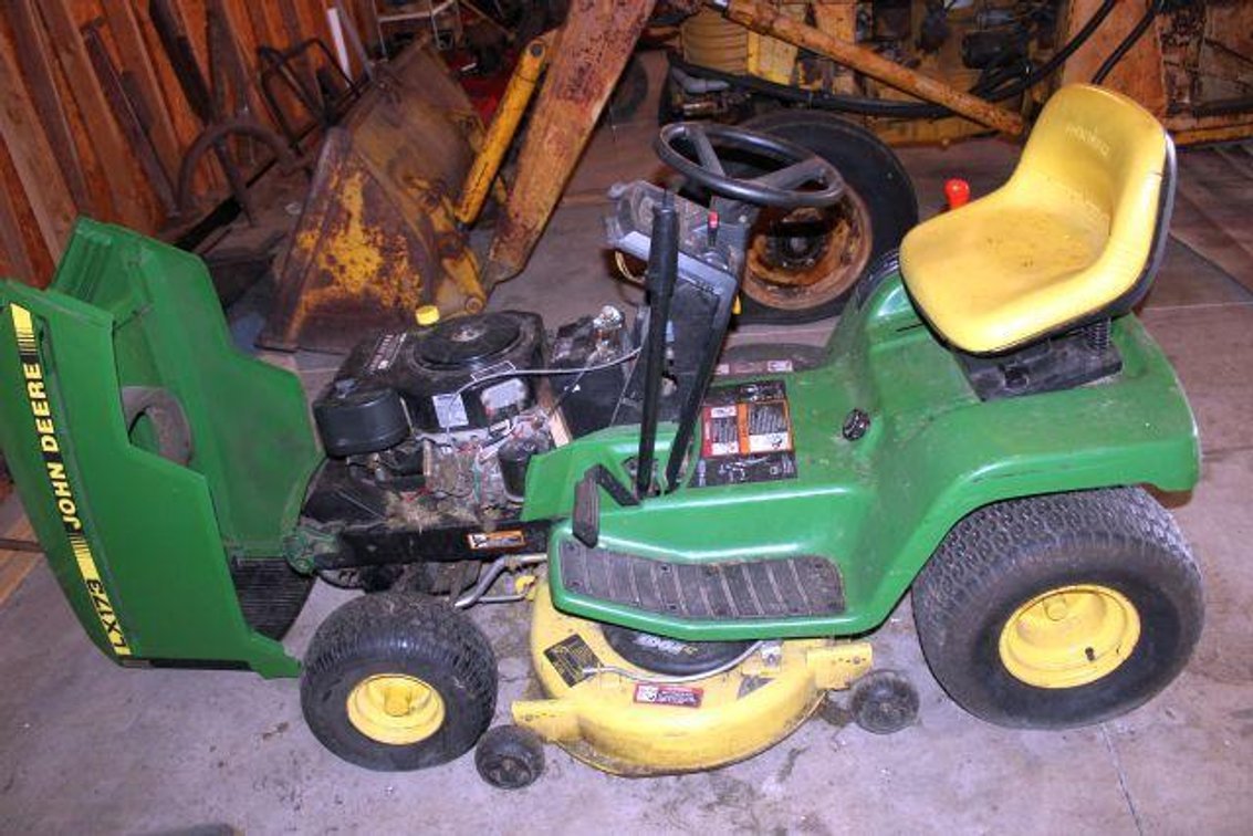 NON-RUNNING JOHN DEERE LX173
