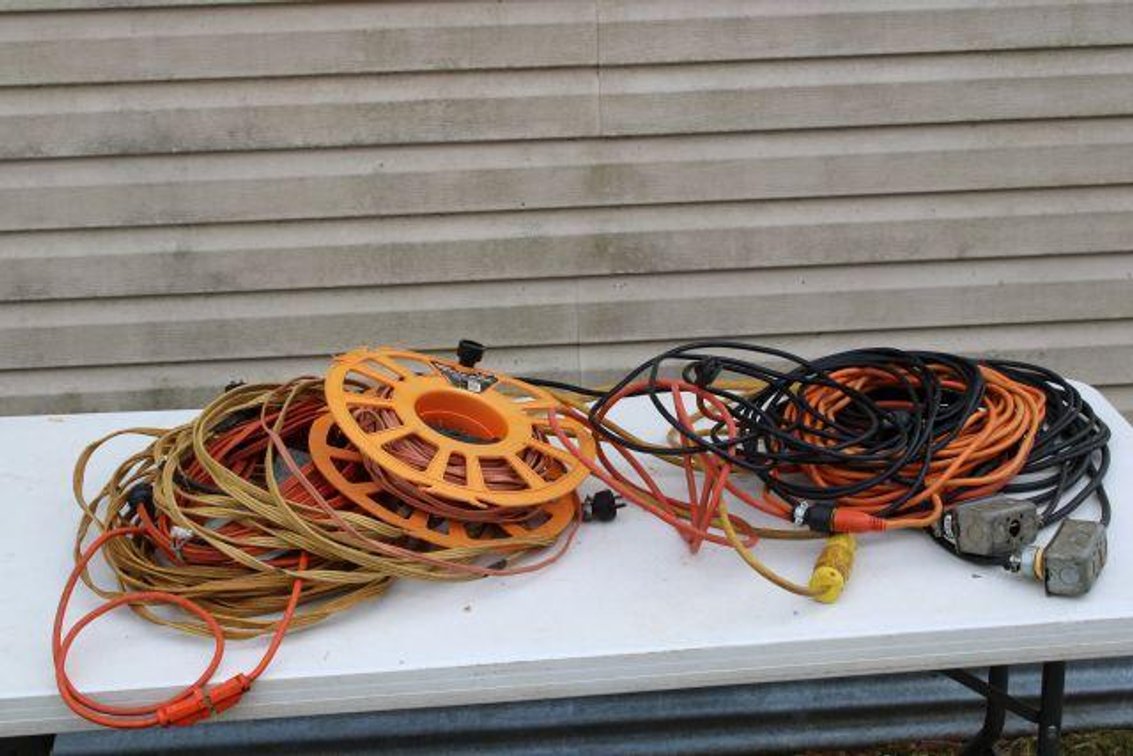 EXTENSION CORDS 