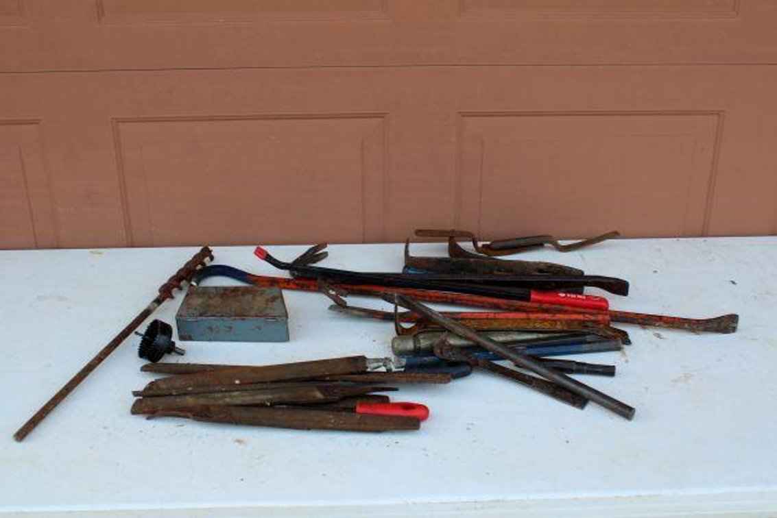 PRY BARS, CHISELS, FILES