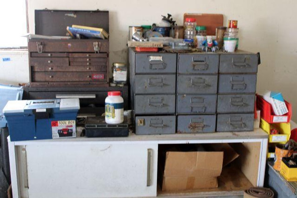 CABINET AND CONTENTS 