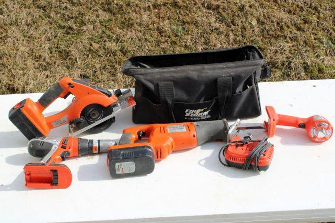 BLACK AND DECKER FIRESTORM CORDLESS TOOLS
