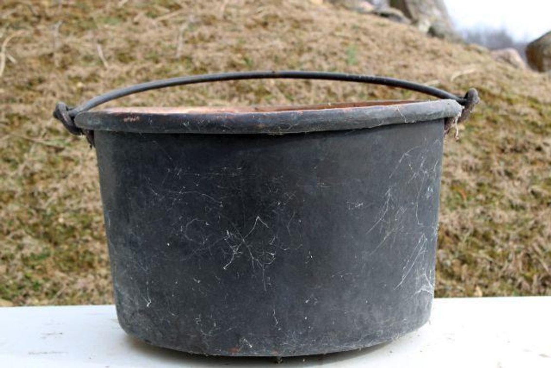 LARGE COPPER APPLE BUTTER KETTLE