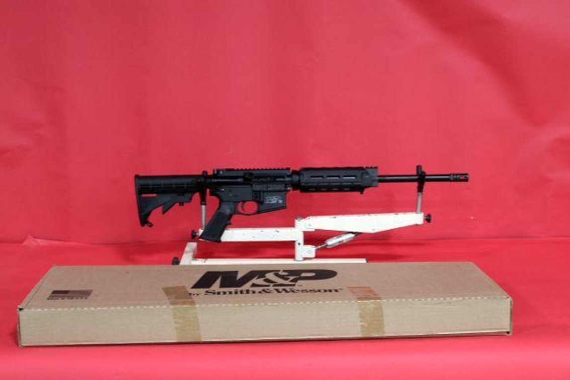 SMITH AND WESSON M&P-15 RIFLE
