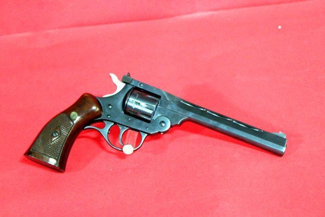 HARINGTON AND RICHARDSON SPORTSMAN REVOLVER 