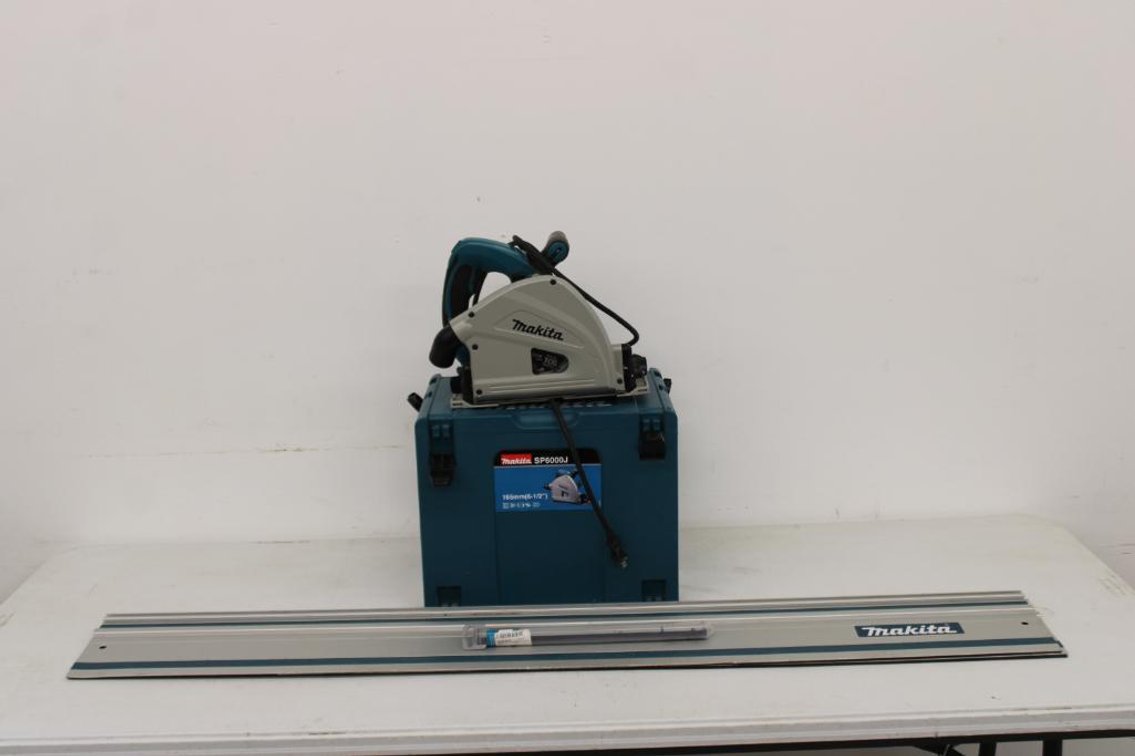MAKITA TRACK SAW W/ TRACK