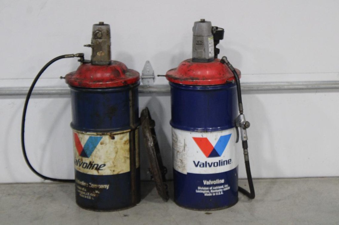 VALVOLINE GREASE AND GEAR OIL CANS